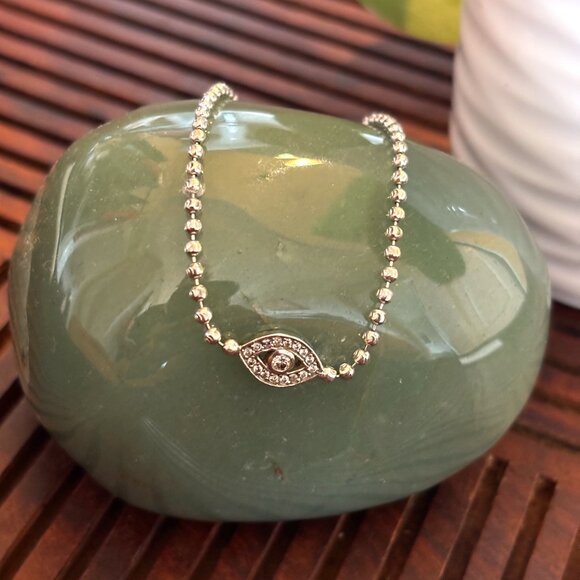 Adorable Evil Eye Bracelet! - Picture 1 of 3